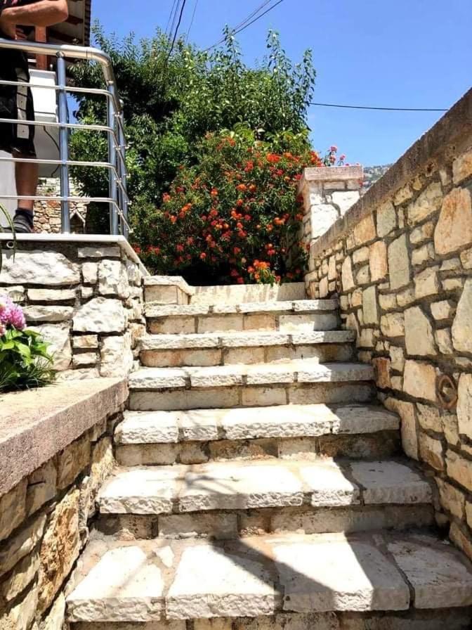 Spyridoula'S Guest House Himare Exterior photo