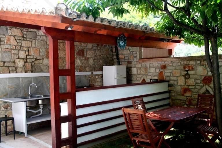 Spyridoula'S Guest House Himare Exterior photo