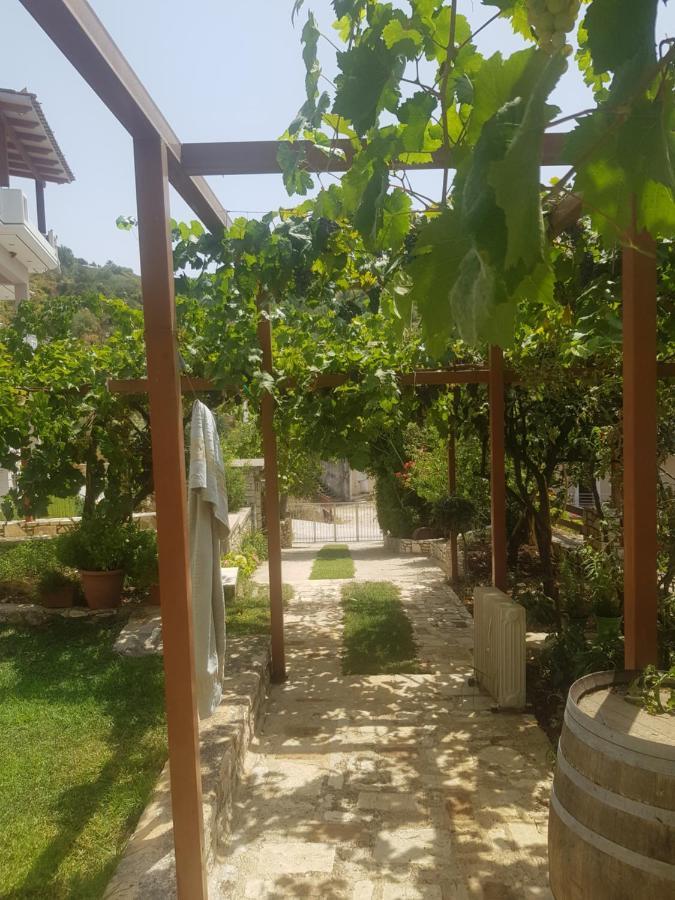 Spyridoula'S Guest House Himare Exterior photo