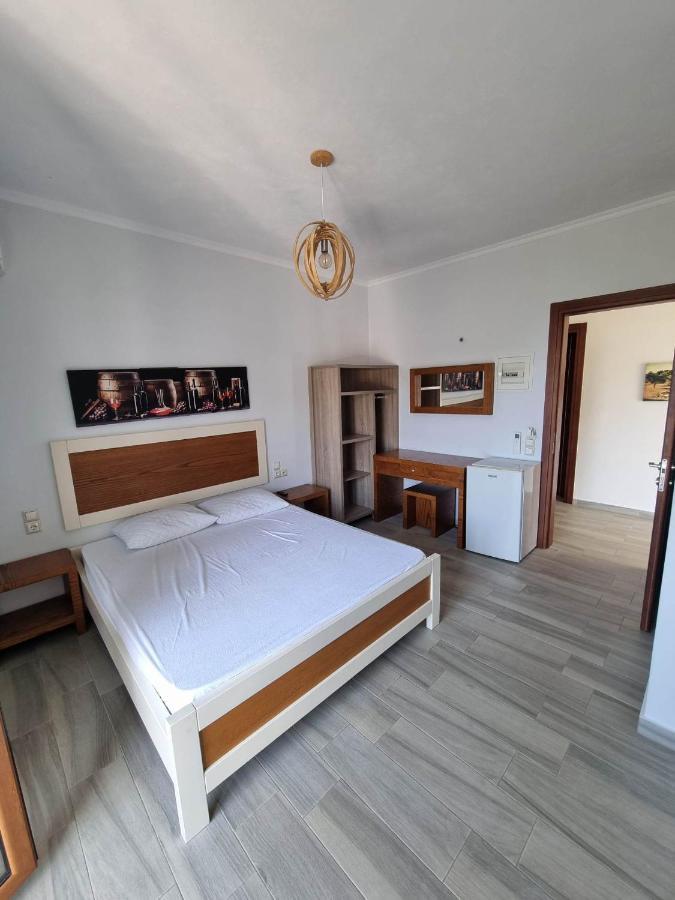 Spyridoula'S Guest House Himare Exterior photo