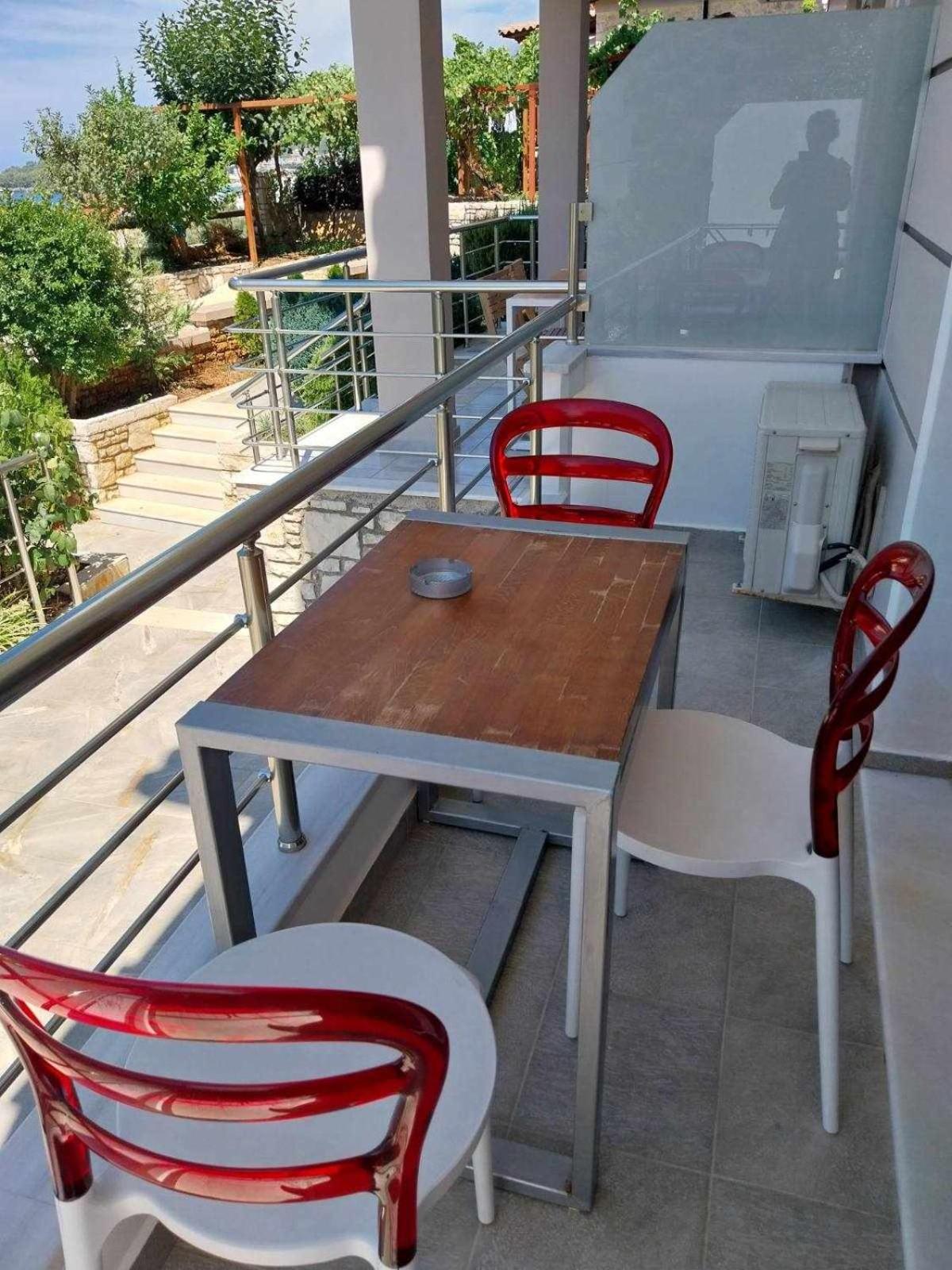 Spyridoula'S Guest House Himare Exterior photo